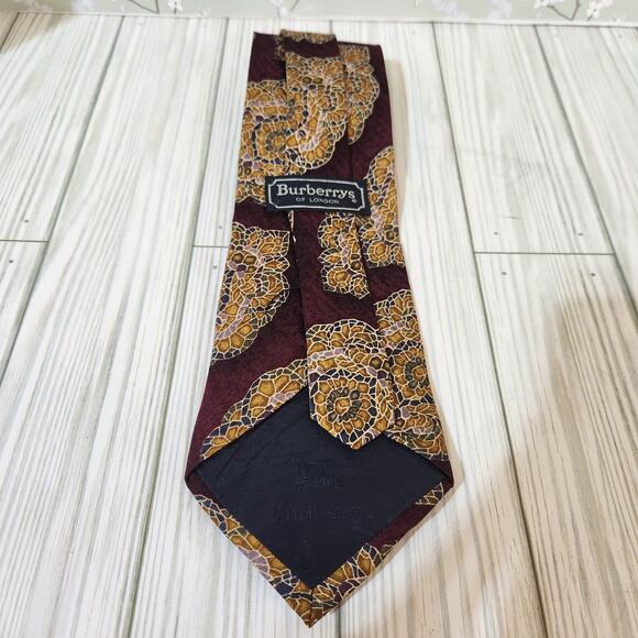VTG. Burberrys of London Maroon Medallion Silk Classic Men's Hand Sewn Tie - Picture 4 of 9